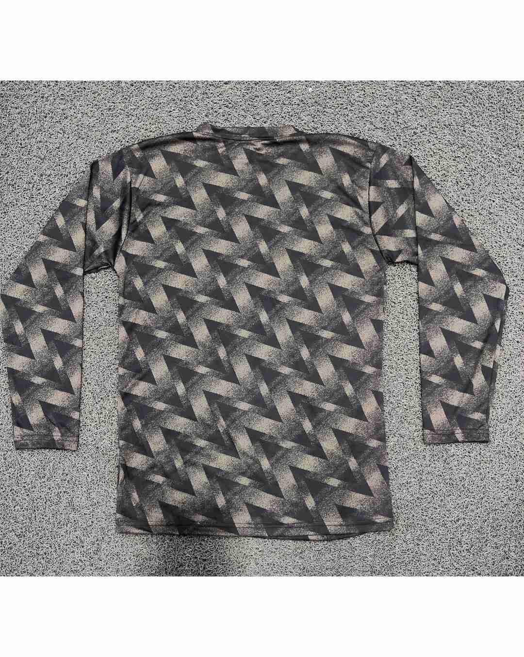 Polyester Colour-block Regular Fit Round Tshirts view 2
