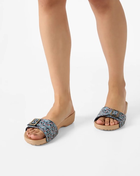 Crocs 2024 sarah sandals