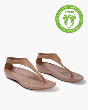 Crocs serena deals flip bronze