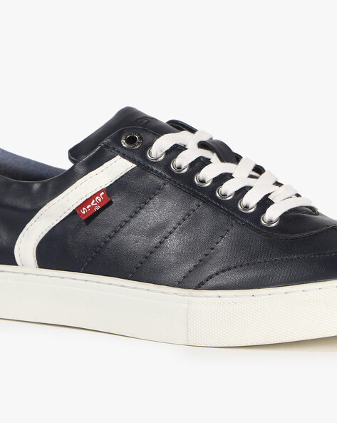 Levi's navy hot sale blue sneakers