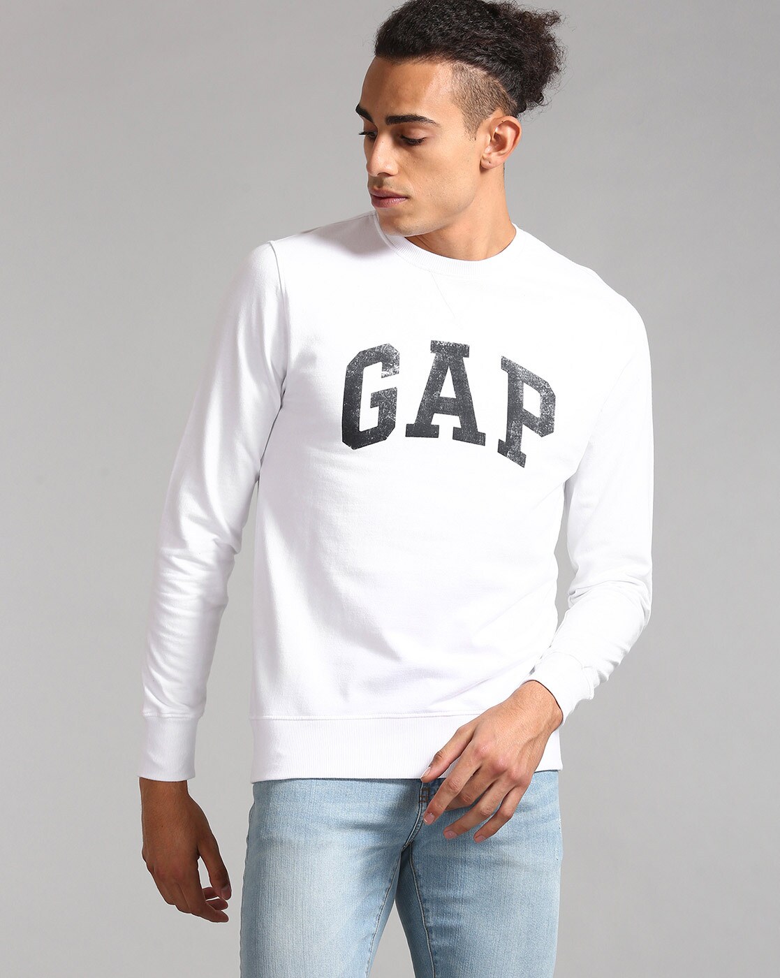 gap sweatshirt white