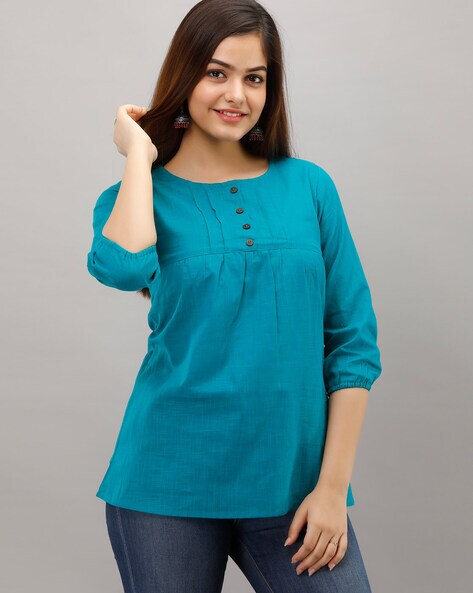 round neck with buttons