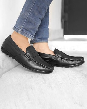 black shoes price