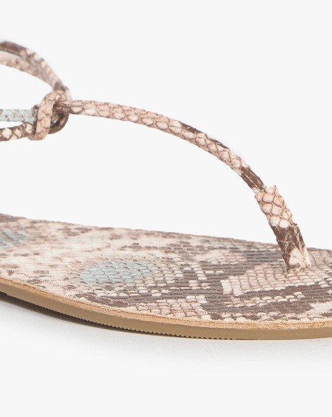 Qupid hot sale snakeskin sandals