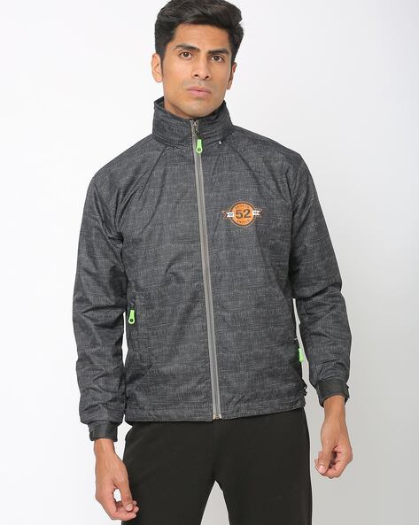 sports 52 wear rain jacket