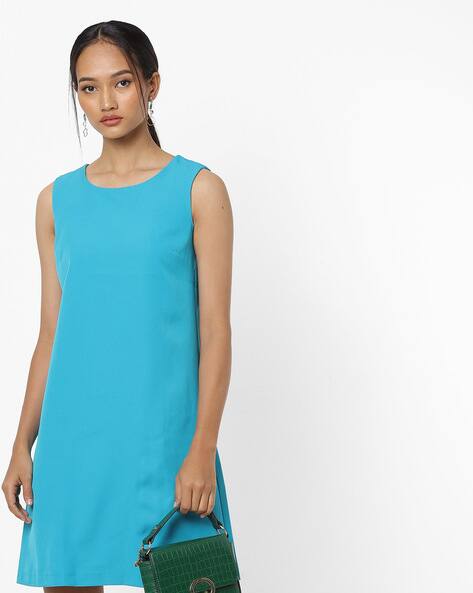 sleeveless shift dress
