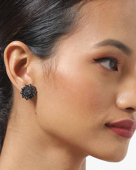 Top more than 202 womens black stud earrings super hot