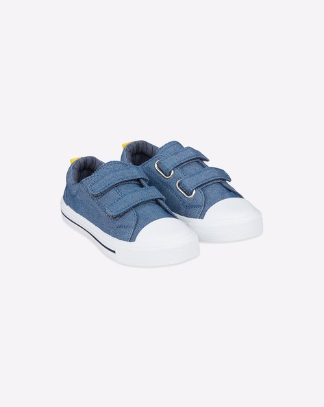 canvas shoes with velcro fastening