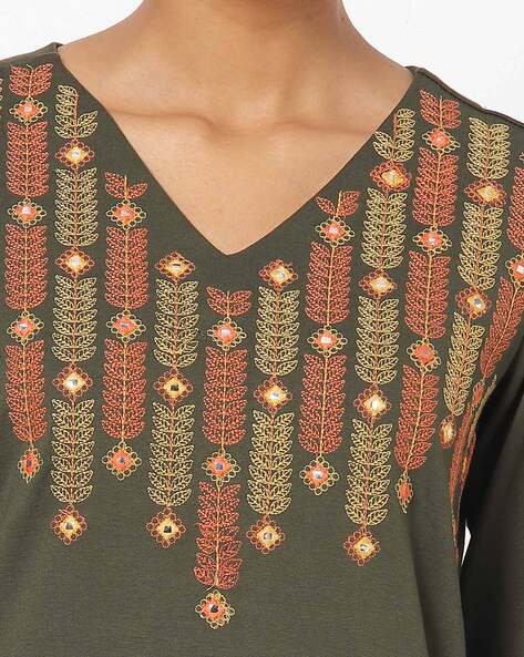 Net Designer Hand Embroidery Neck Work at Rs 500/piece in Navi Mumbai