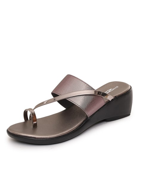 Metallic Toe-Ring Wedges (Image - 1)