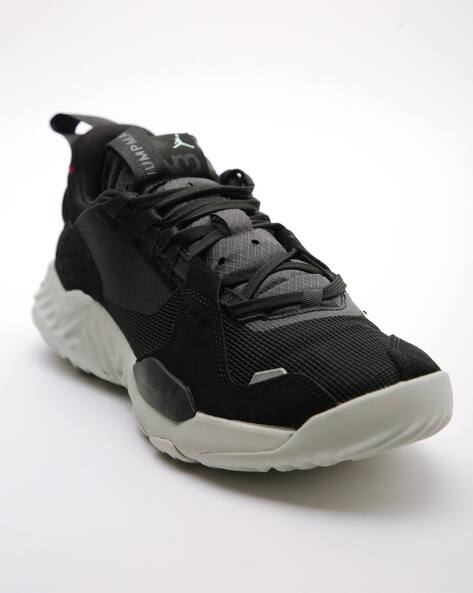 Sports Shoes for Men by NIKE Online 