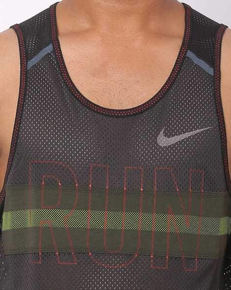 Buy Black Tshirts for Men by NIKE Online