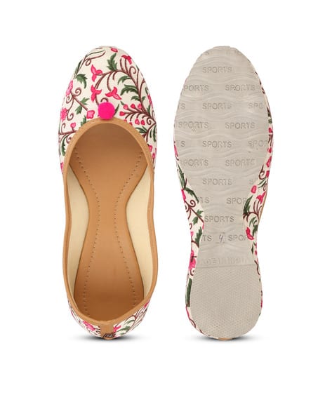Floral Print Juttis (Image - 3)