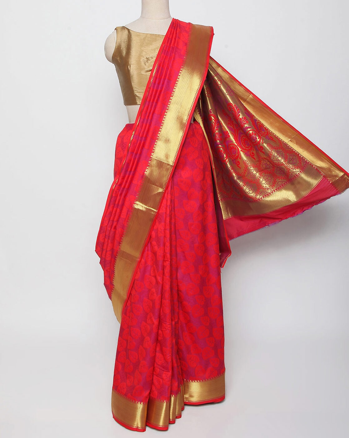 Buy Red Sarees for Women by Varkala Silk Saree Online | Ajio.com