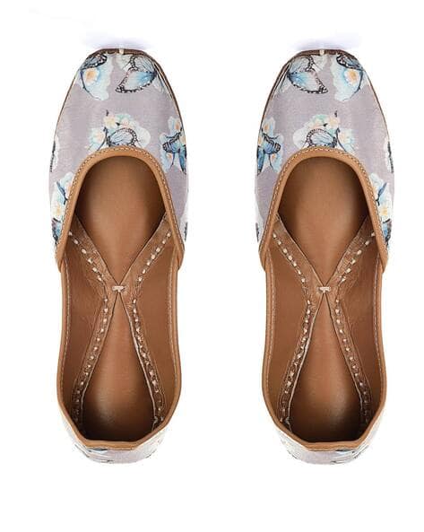 Floral Print Panelled Juttis (Image - 3)