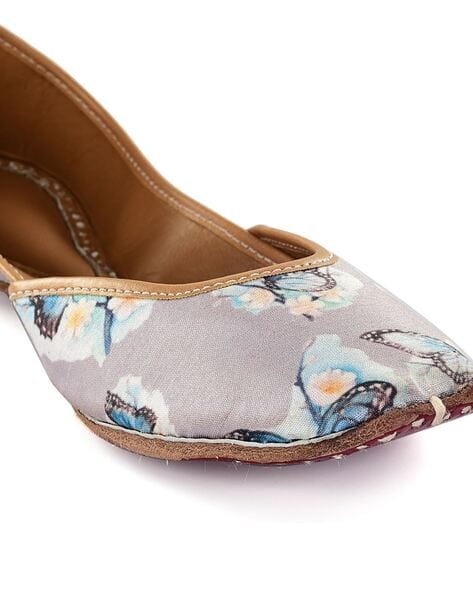 Floral Print Panelled Juttis (Image - 1)