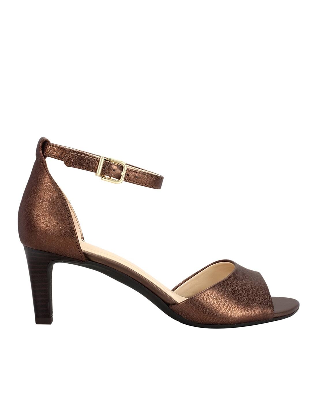 clarks heels brown