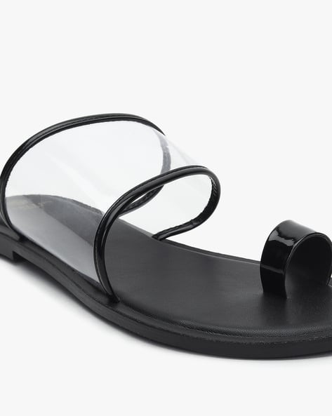 Toe-Ring Flat Sandals (Image - 1)
