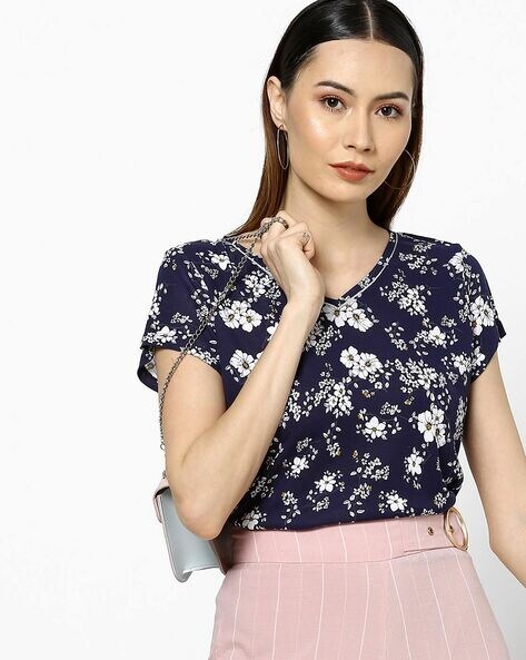 Slim Fit Floral Print V-neck T-shirt