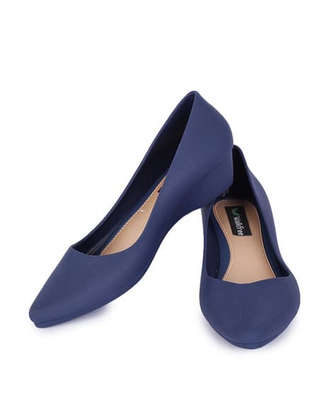Pointed-Toe Pump Shoes (Image - 3)