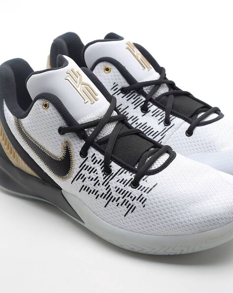 Nike kyrie flytrap store 2 white