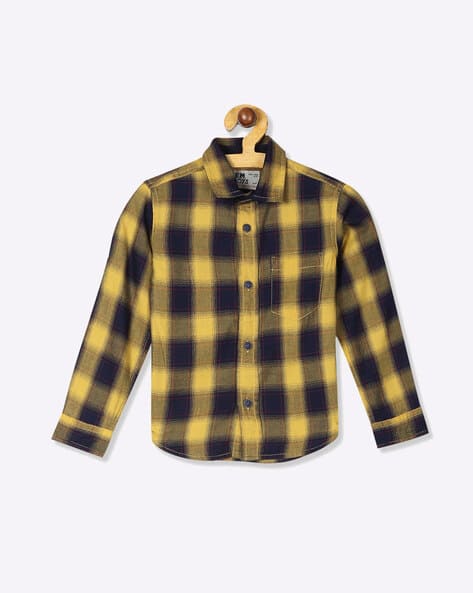 Product image of FLYING MACHINE Checked Spread-Collar Shirt with Patch Pocket