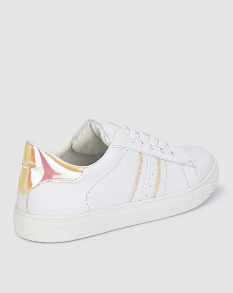 Ajio hot sale white shoes