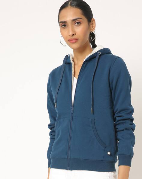women's hooded sweatshirt with zipper pockets