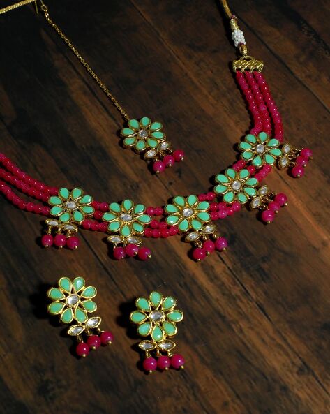 Pink And Green Kundan Necklace Set With Maangtikka 426JW05