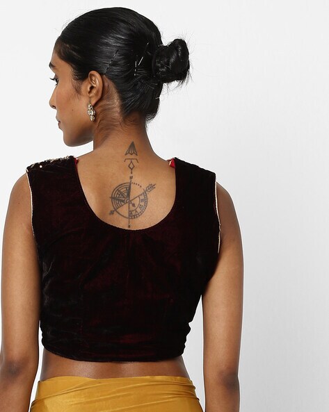 Pin by Preksha Pujara on Peculiar Saree pics. | Backless blouse designs,  Indian saree blouses designs, Fashion