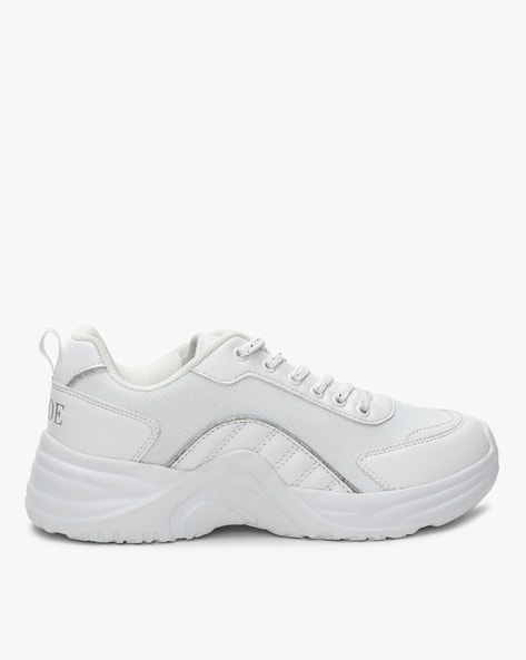 pull on walking shoes