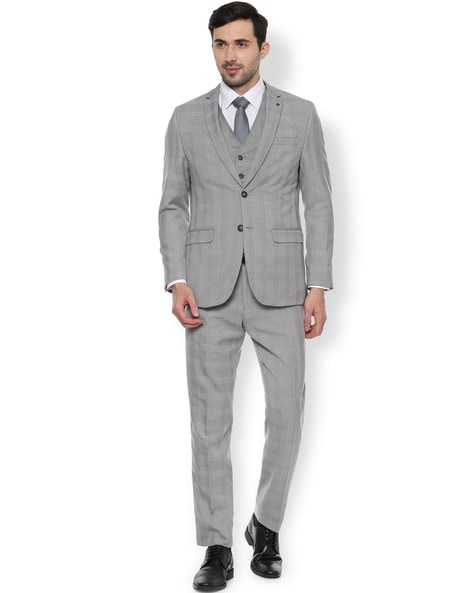 What Color Shoes to Wear With a Gray Suit: A Style Guide - Oliver Wicks