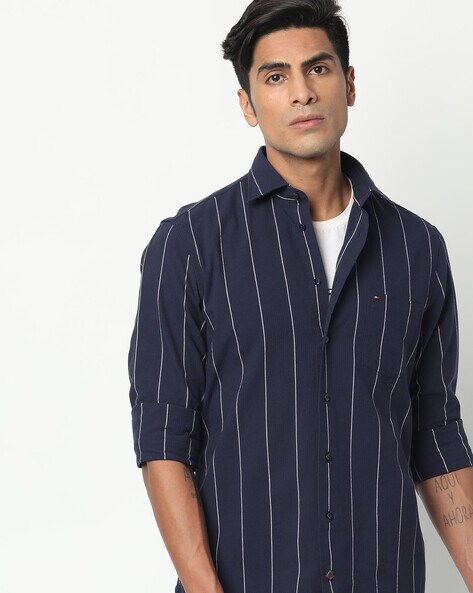 navy blue tommy shirt