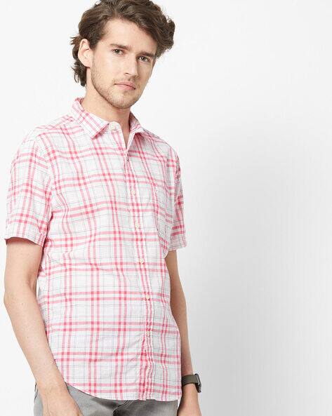 Buy Pink Shirts for Men by DENIZEN FROM 