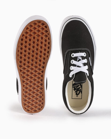 vans era casual shoes