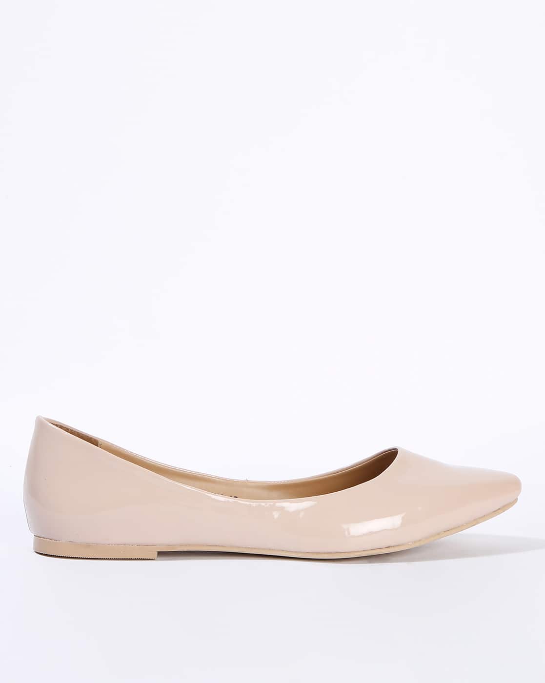 Pointed-Toe Flat Shoes
