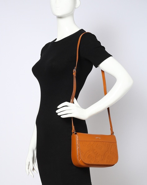 LEVI'S Women Black Genuine Leather Wallet Black - Price in India |  Flipkart.com
