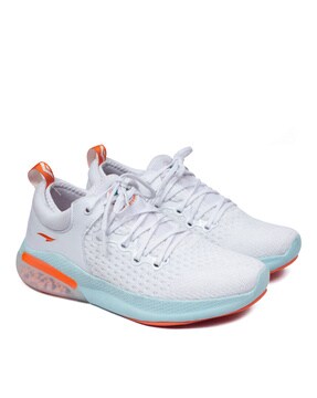 sports shoes low price