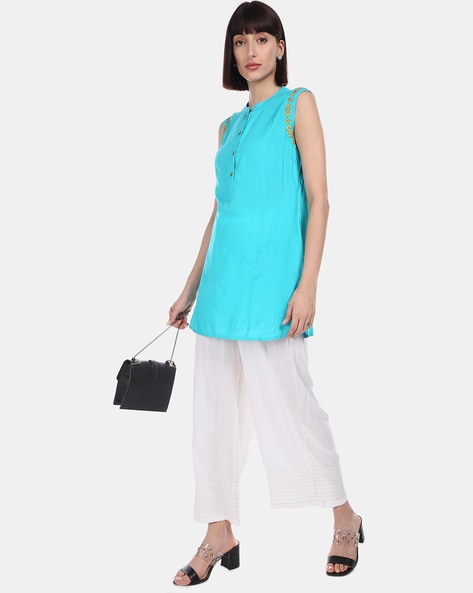 Stlyish ivory chikankari sleeveless dress with all over self contempor –  Sujatra