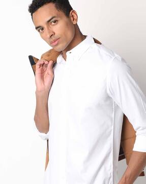 white shirt white paint