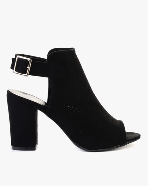 black closed toe chunky heels
