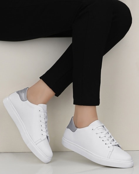 buy casual shoes for women