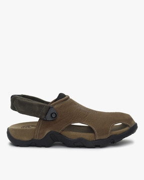 Best Offers on Woodland sandals upto 20 71 off Limited period