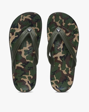 fluffy camo crocs