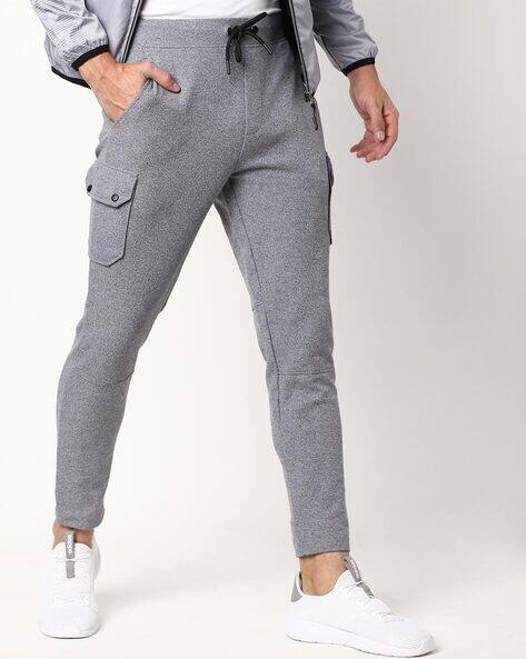 nike jogger with cargo pockets