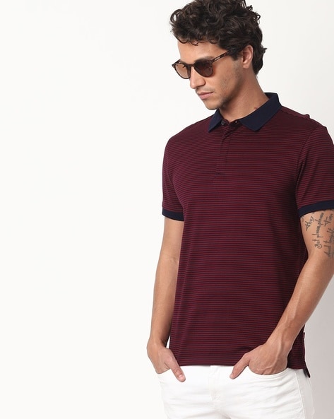 levi's maroon t shirt