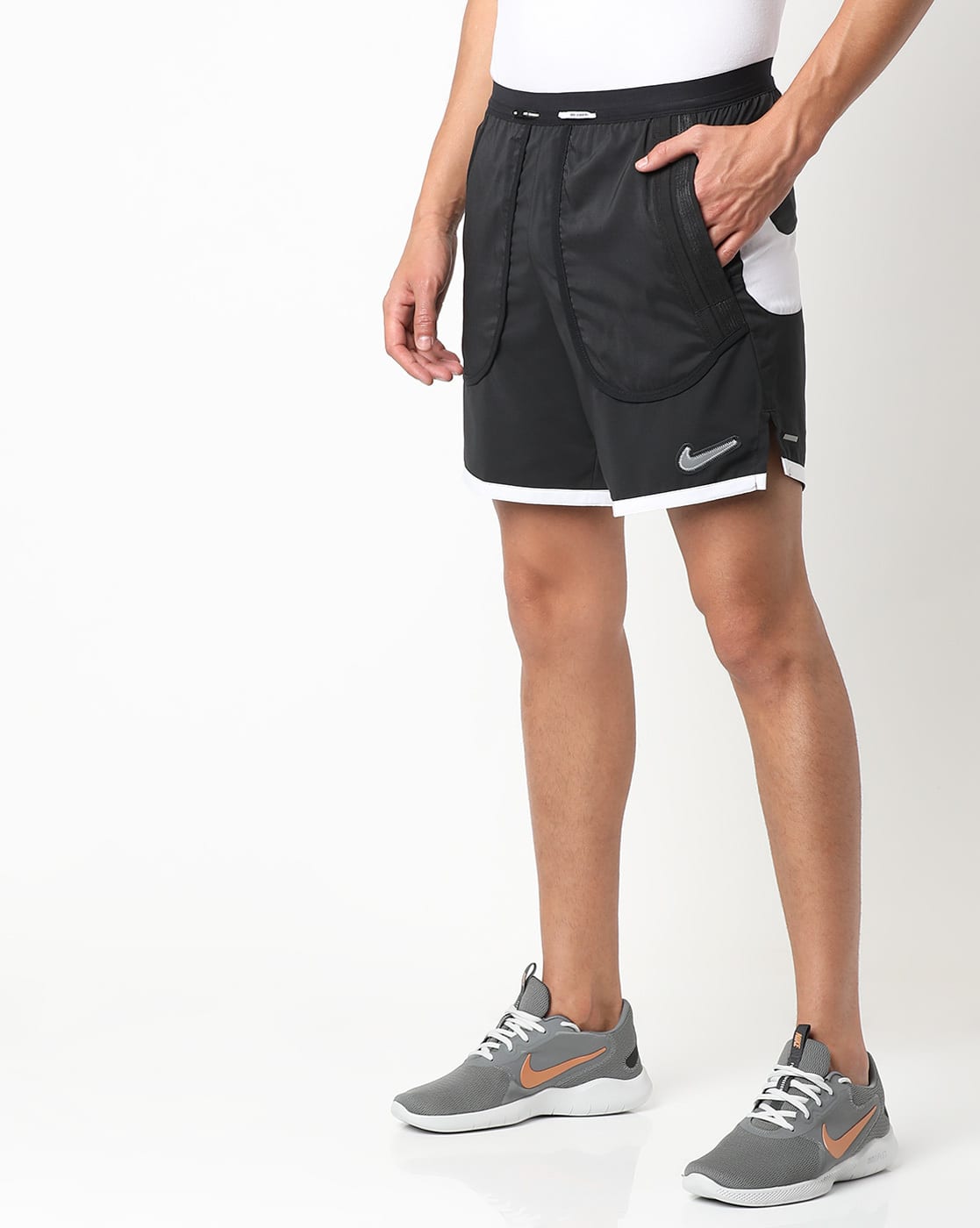 mens black nike shorts with pockets