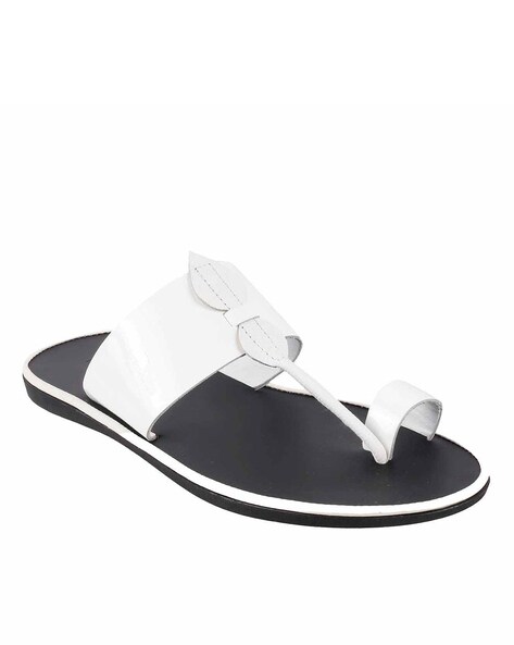 mochi chappal gents