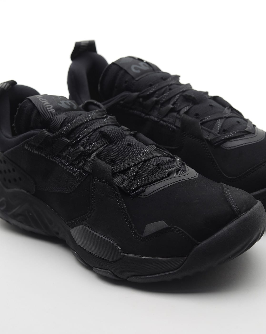nike jordan delta trainers in triple black