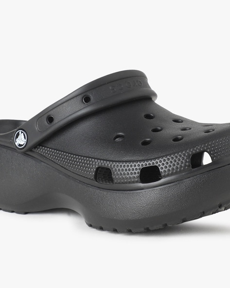 Platform on sale crocs black